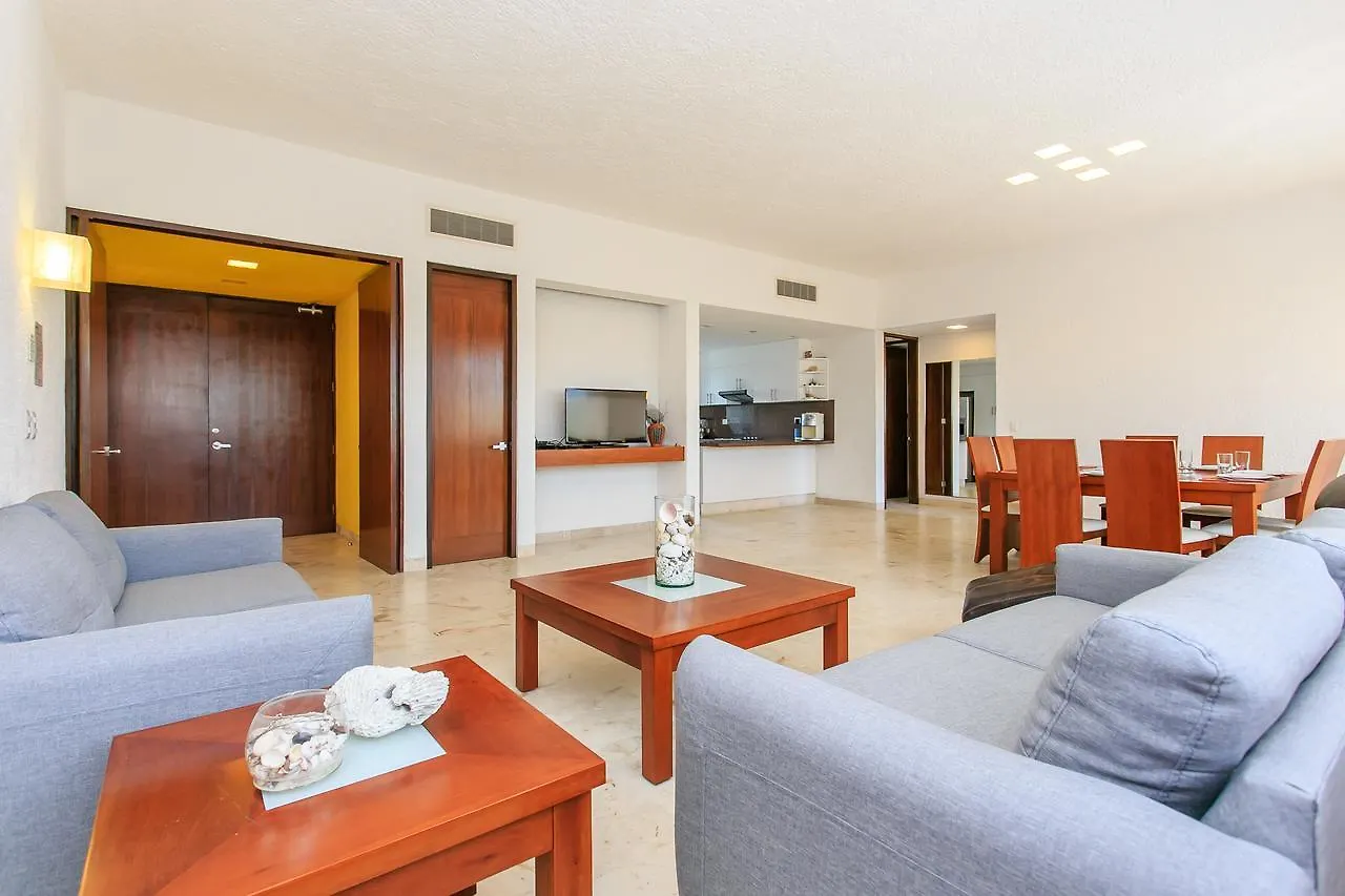 Private Pool Penthouse, Bikes Plus Resort Pool Onsite! Playa del Carmen
