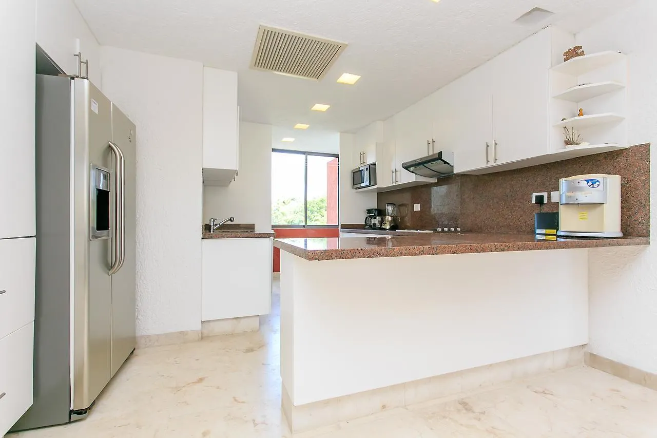 Private Pool Penthouse, Bikes Plus Resort Pool Onsite! Playa del Carmen